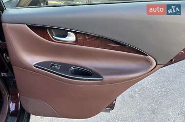 Внедорожник / Кроссовер Infiniti QX50 2017 в 