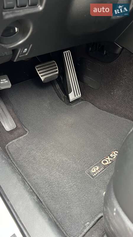 Внедорожник / Кроссовер Infiniti QX50 2017 в Киеве