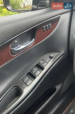 Внедорожник / Кроссовер Infiniti QX50 2016 в 