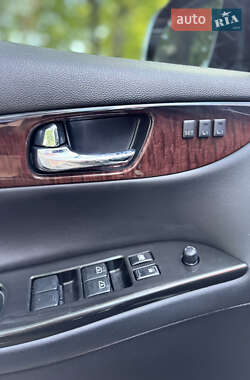 Внедорожник / Кроссовер Infiniti QX50 2017 в 