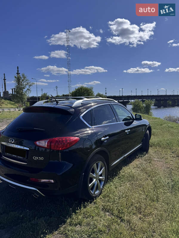 Внедорожник / Кроссовер Infiniti QX50 2016 в Киеве