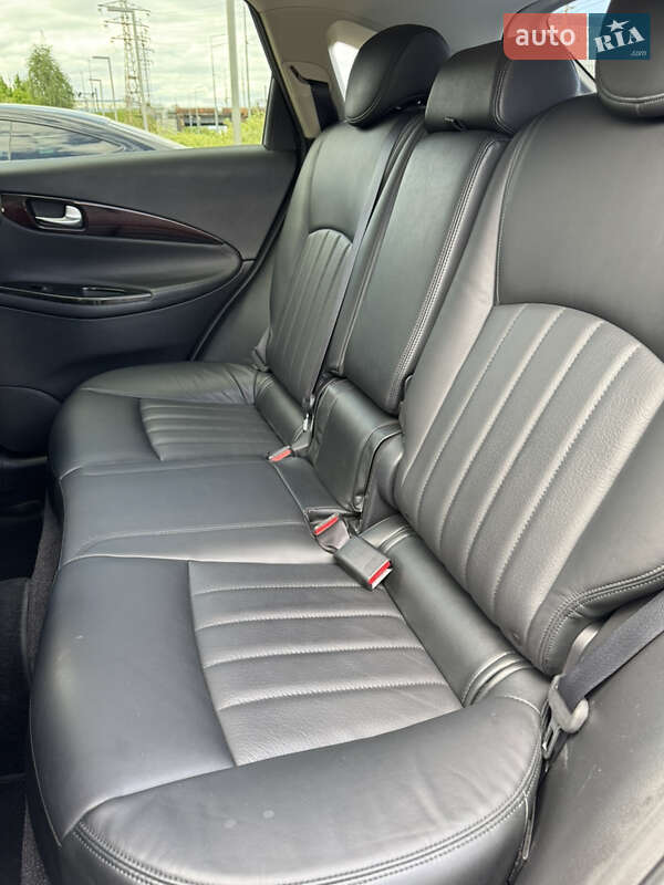 Внедорожник / Кроссовер Infiniti QX50 2013 в Киеве