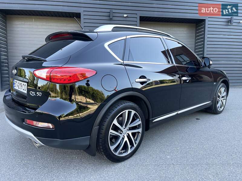 Позашляховик / Кросовер Infiniti QX50 2016 в Харкові
