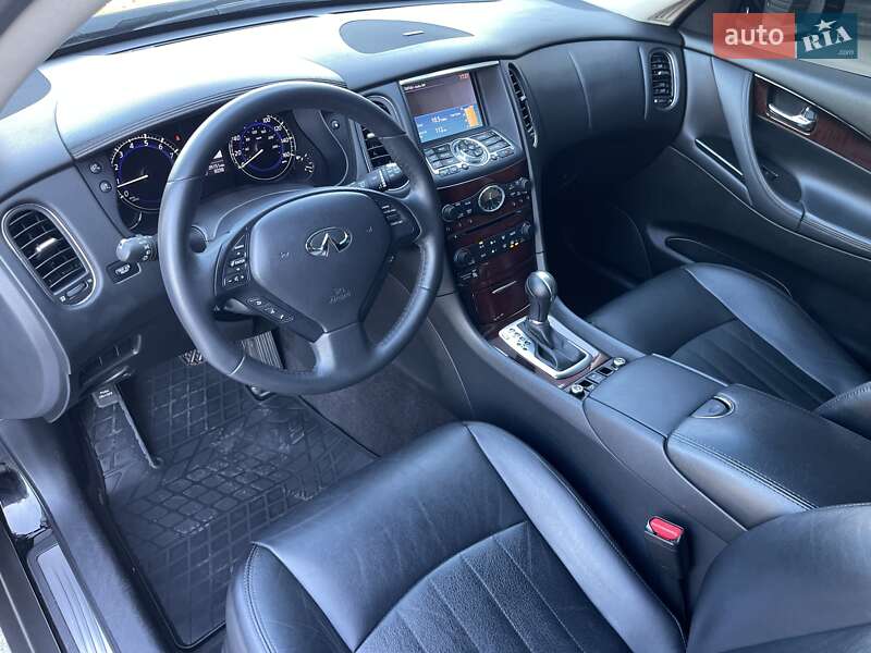 Позашляховик / Кросовер Infiniti QX50 2016 в Харкові