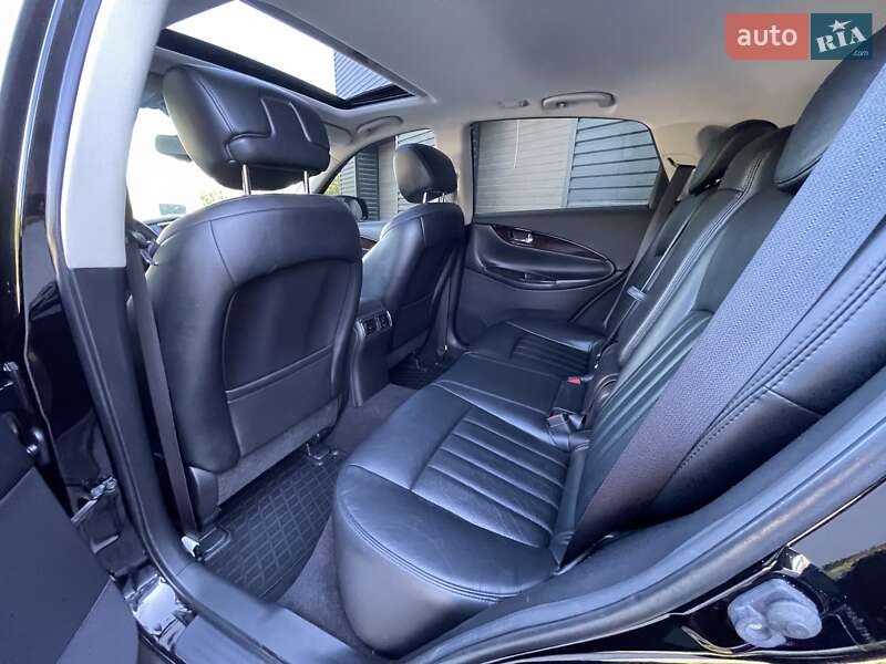 Позашляховик / Кросовер Infiniti QX50 2016 в Харкові