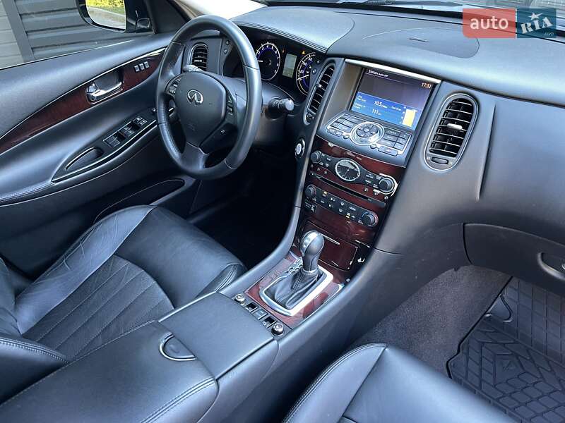 Позашляховик / Кросовер Infiniti QX50 2016 в Харкові