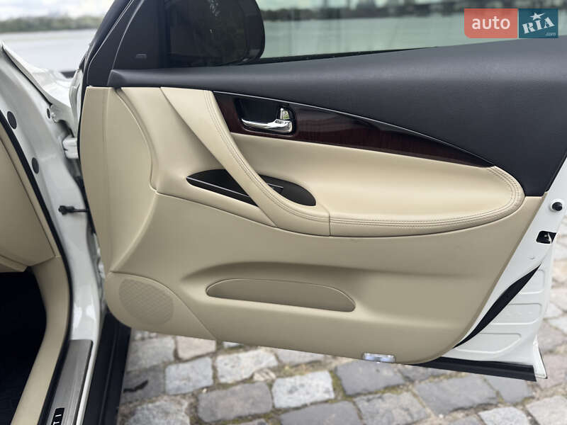 Внедорожник / Кроссовер Infiniti QX50 2017 в Жмеринке