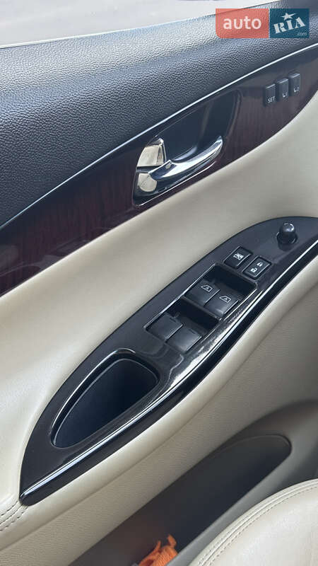 Внедорожник / Кроссовер Infiniti QX50 2017 в Луцке