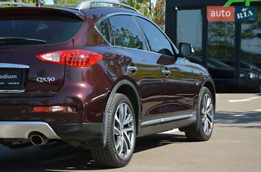 Внедорожник / Кроссовер Infiniti QX50 2016 в 