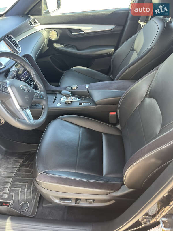 Внедорожник / Кроссовер Infiniti QX50 2019 в Вараше