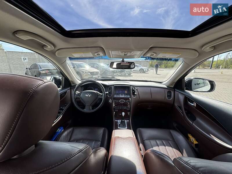 Внедорожник / Кроссовер Infiniti QX50 2016 в Запорожье