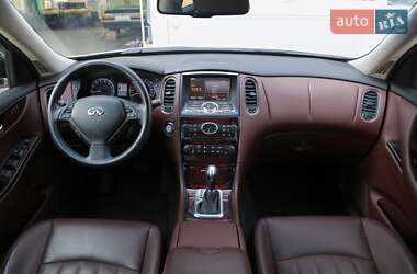 Внедорожник / Кроссовер Infiniti QX50 2017 в 