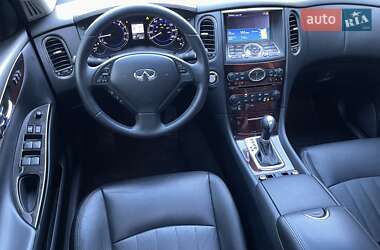 Внедорожник / Кроссовер Infiniti QX50 2016 в 