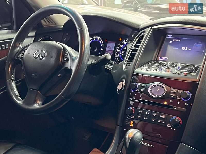 Позашляховик / Кросовер Infiniti QX50 2016 в Одесі