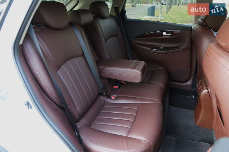 Внедорожник / Кроссовер Infiniti QX50 2017 в Киеве