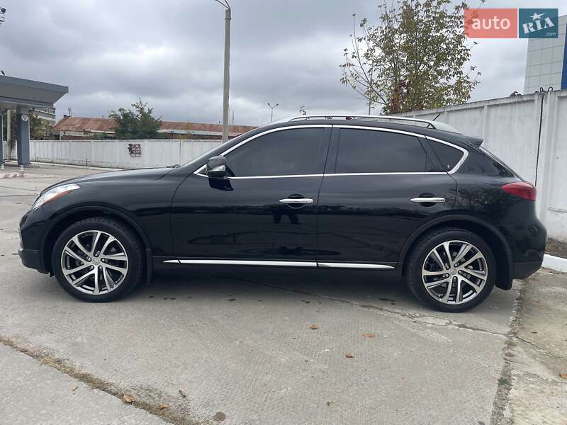 Позашляховик / Кросовер Infiniti QX50 2016 в Харкові