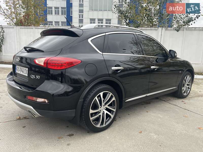 Позашляховик / Кросовер Infiniti QX50 2016 в Харкові