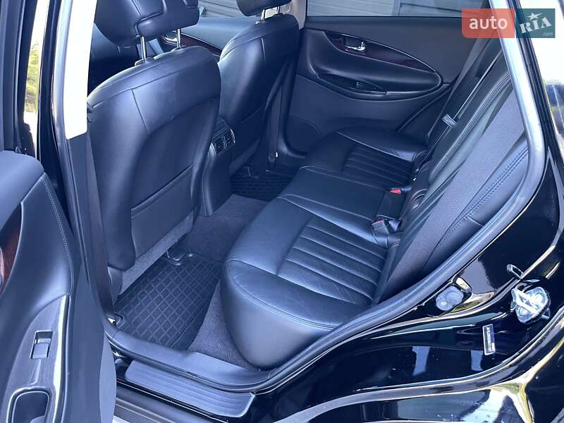 Позашляховик / Кросовер Infiniti QX50 2016 в Харкові