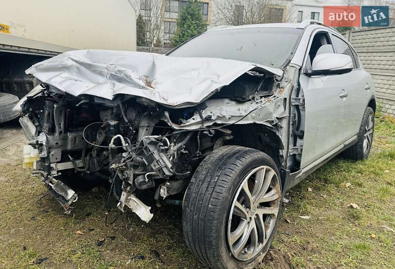 Позашляховик / Кросовер Infiniti QX50 2017 в Білогородці