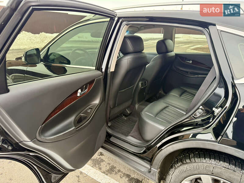 Позашляховик / Кросовер Infiniti QX50 2017 в Умані