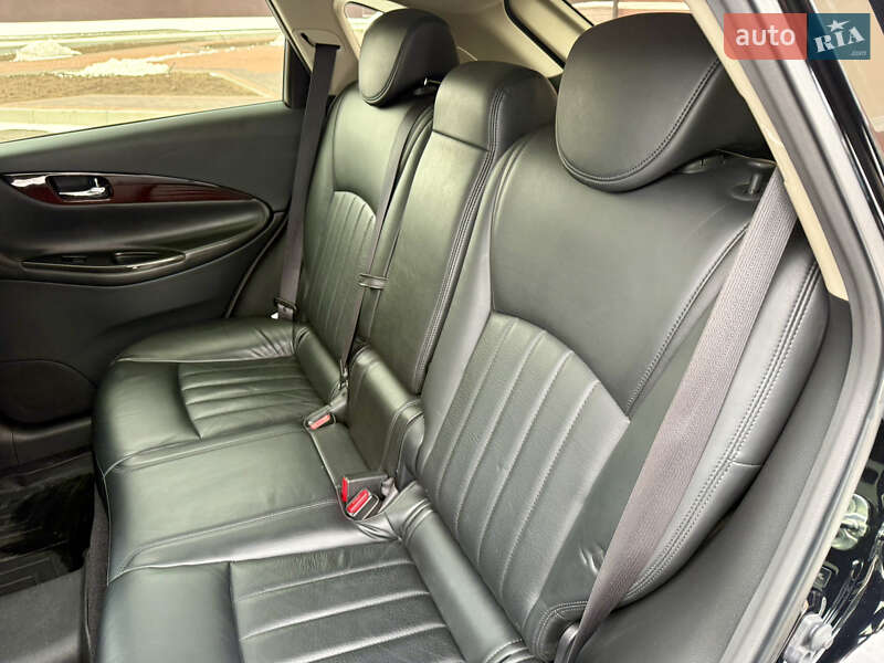 Позашляховик / Кросовер Infiniti QX50 2017 в Умані