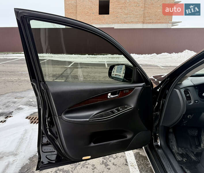 Позашляховик / Кросовер Infiniti QX50 2017 в Умані