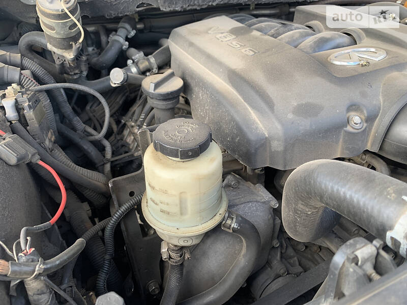 Позашляховик / Кросовер Infiniti QX56 2004 в Львові