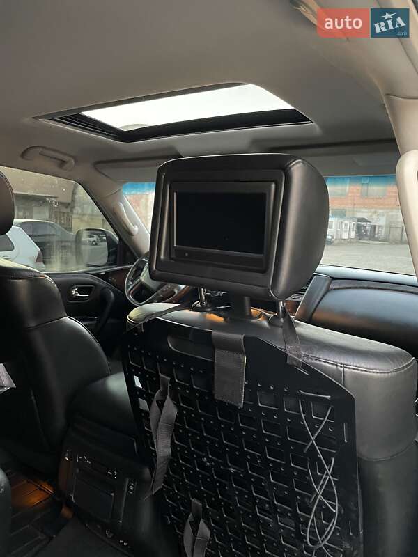 Позашляховик / Кросовер Infiniti QX56 2011 в Чернівцях