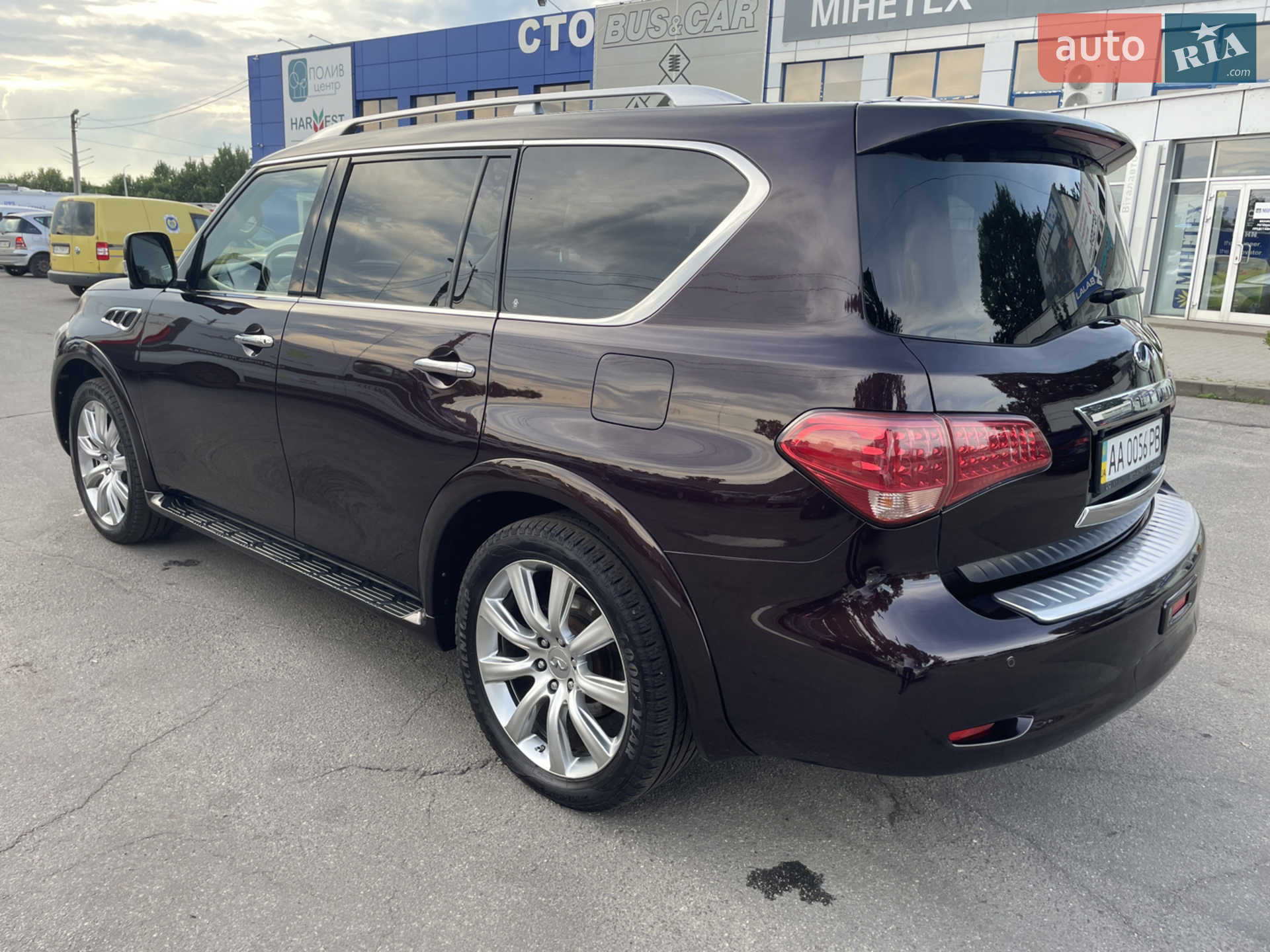 2011 Infiniti QX56 - мініатюра 8