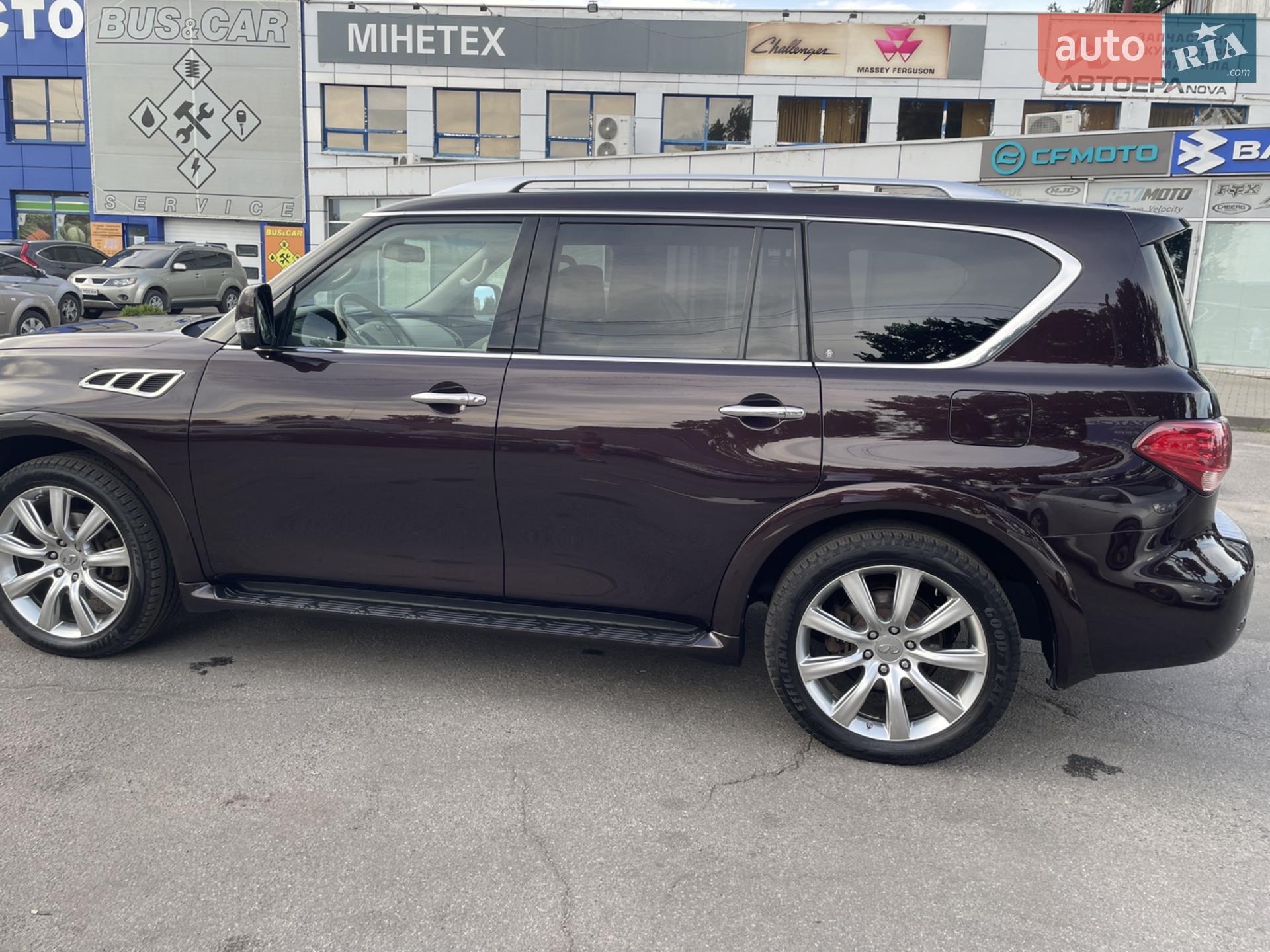 2011 Infiniti QX56 - мініатюра 4