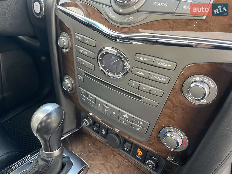 Внедорожник / Кроссовер Infiniti QX56 2010 в Львове