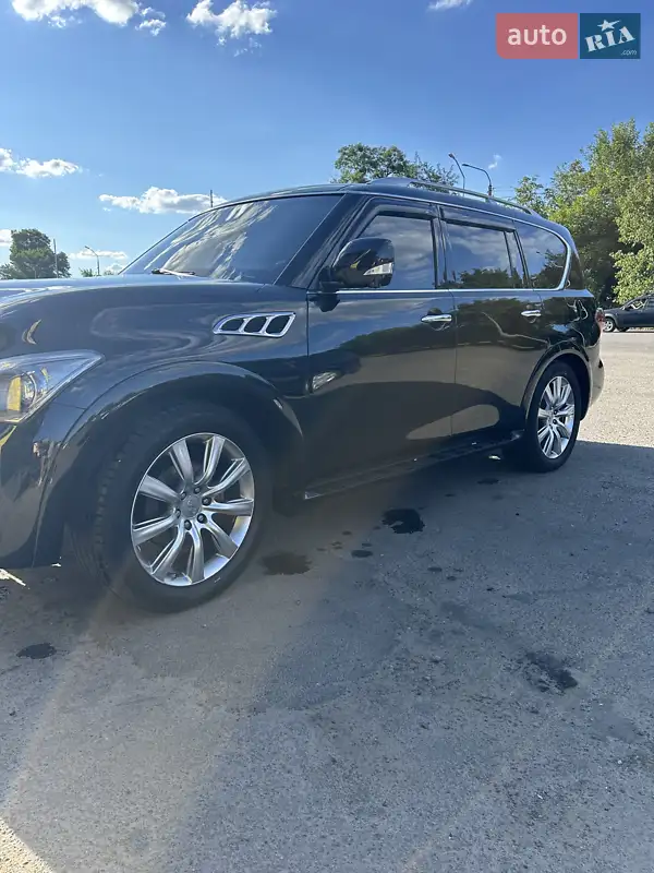 Infiniti QX56 2011