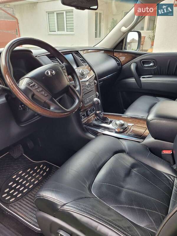Внедорожник / Кроссовер Infiniti QX56 2011 в Черновцах