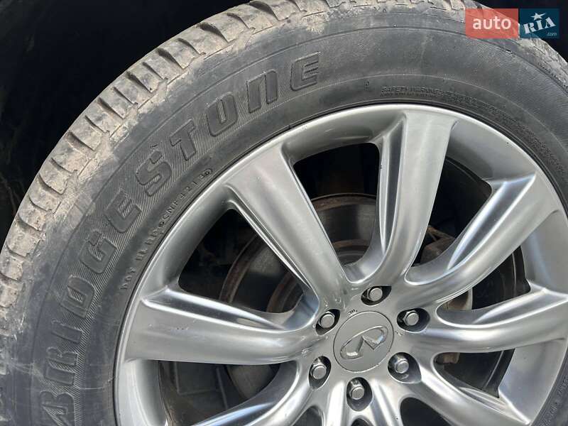 Внедорожник / Кроссовер Infiniti QX56 2011 в Черкассах