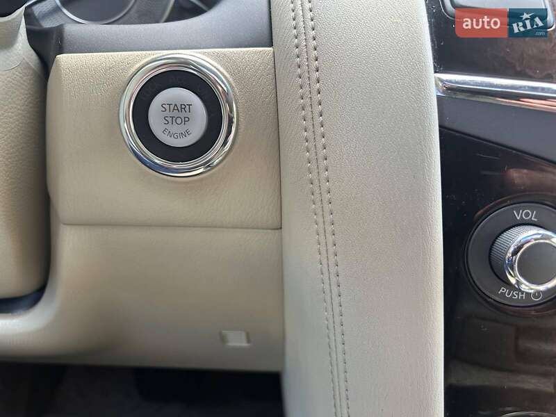 Внедорожник / Кроссовер Infiniti QX56 2011 в Черкассах