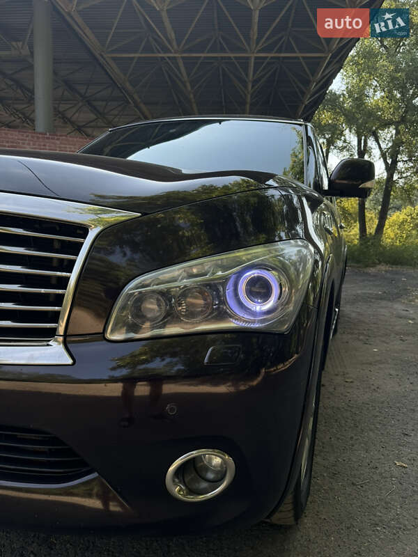 Внедорожник / Кроссовер Infiniti QX56 2010 в Чернигове