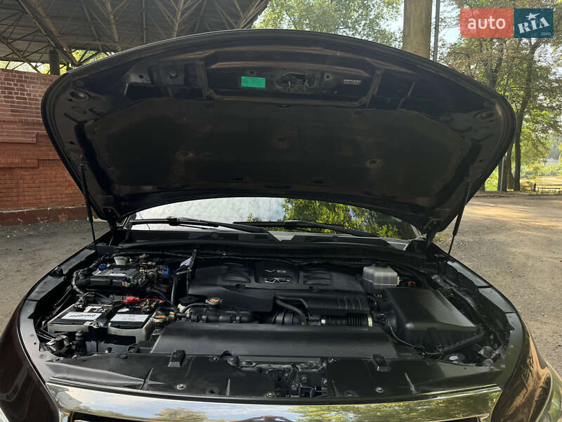 Внедорожник / Кроссовер Infiniti QX56 2010 в Чернигове