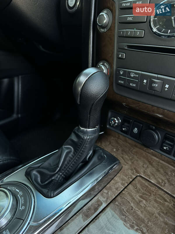 Внедорожник / Кроссовер Infiniti QX56 2010 в Чернигове