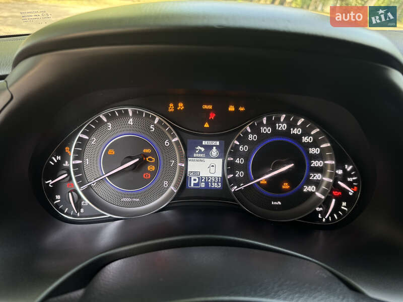 Внедорожник / Кроссовер Infiniti QX56 2010 в Чернигове