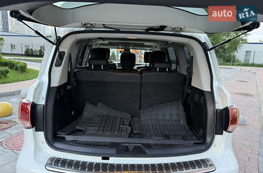Позашляховик / Кросовер Infiniti QX56 2011 в 