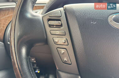 Внедорожник / Кроссовер Infiniti QX56 2011 в 