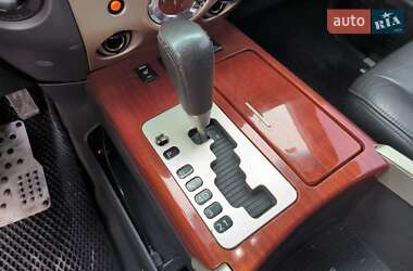 Внедорожник / Кроссовер Infiniti QX56 2005 в 