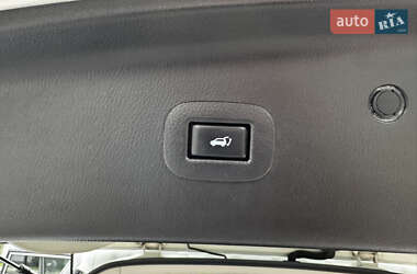 Внедорожник / Кроссовер Infiniti QX56 2011 в 