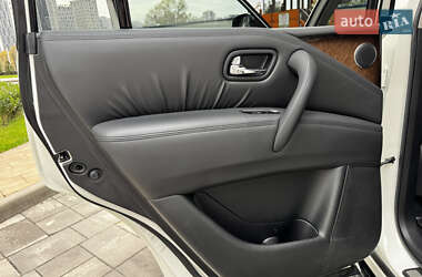 Внедорожник / Кроссовер Infiniti QX56 2011 в 