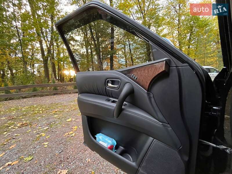 Внедорожник / Кроссовер Infiniti QX56 2010 в Львове