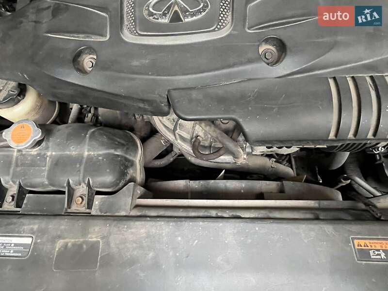 Внедорожник / Кроссовер Infiniti QX56 2010 в Львове