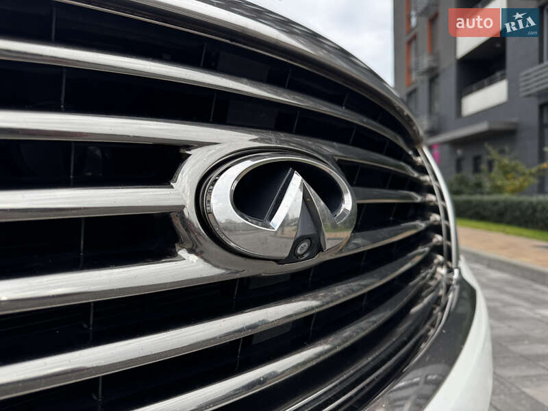 Внедорожник / Кроссовер Infiniti QX56 2011 в Киеве