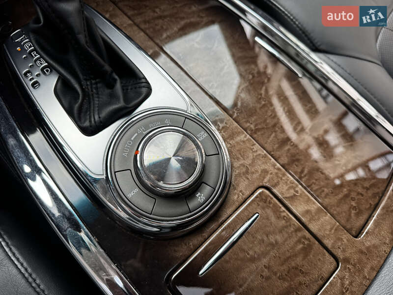 Внедорожник / Кроссовер Infiniti QX56 2011 в Киеве