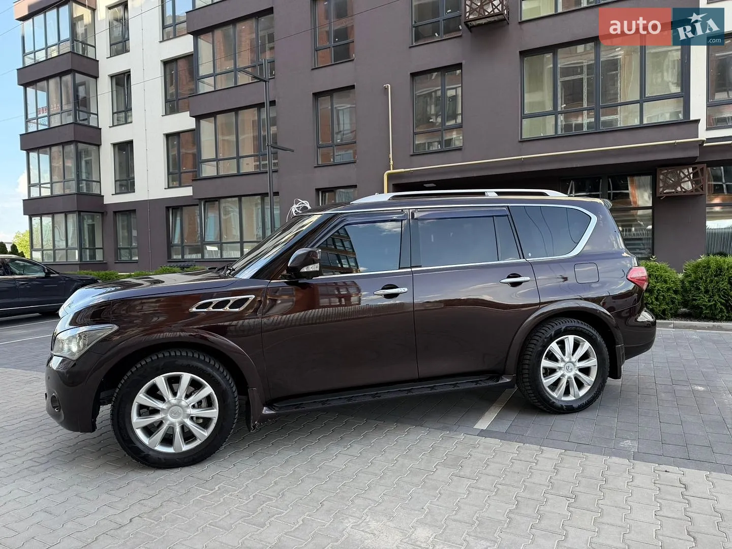 2010 Infiniti QX56 - мініатюра 32
