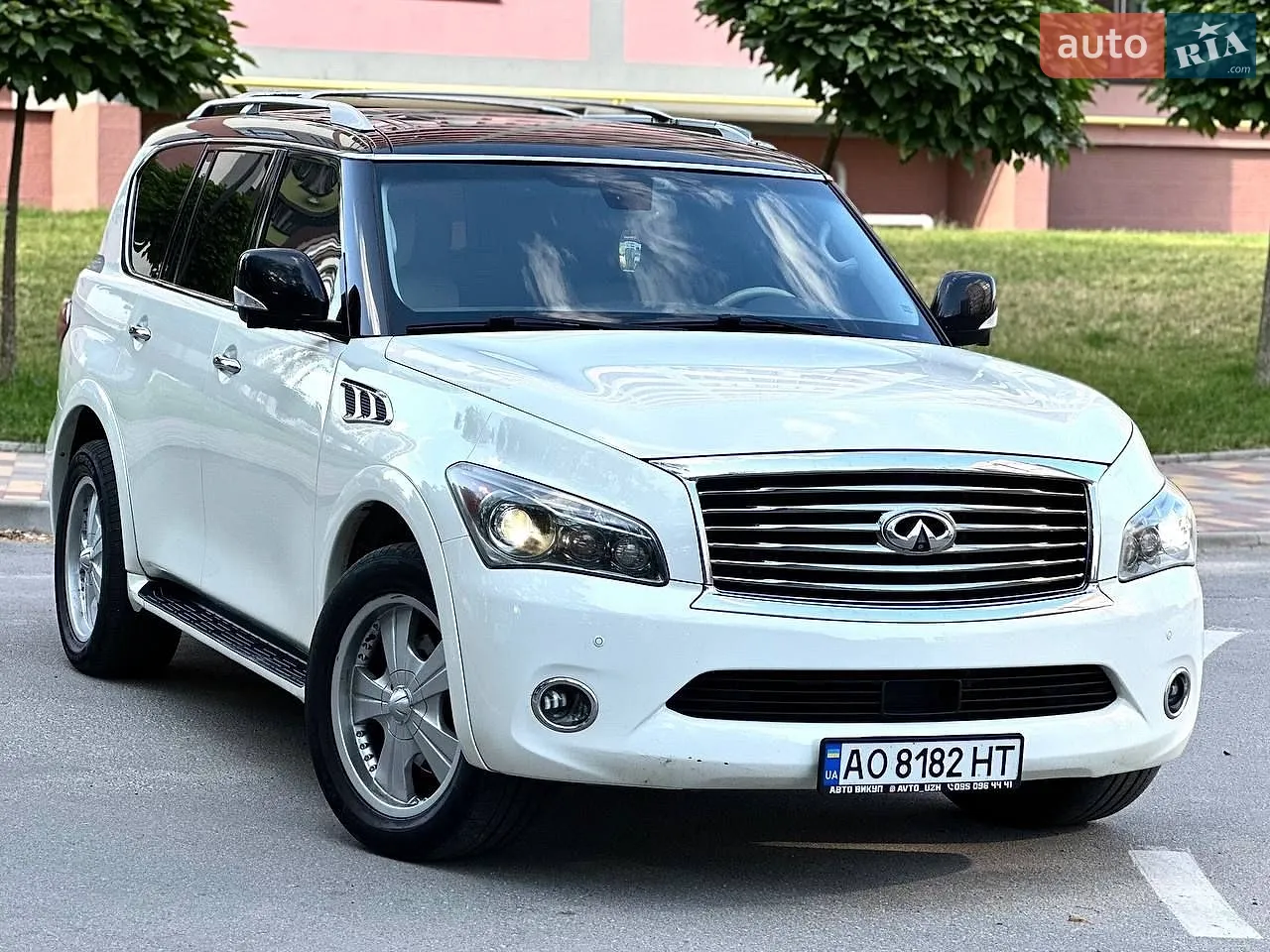 2011 Infiniti QX56 - мініатюра 3